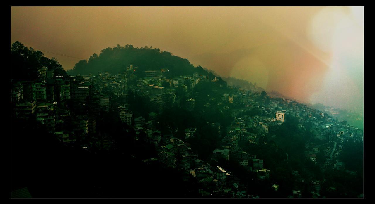 Jain Group Sikkim Continental Hotel Gangtok Exterior foto